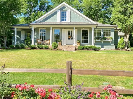 Garden Gate Cottage Downtown Franklin Unit A