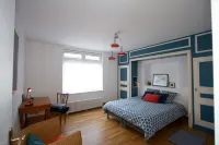 Beautiful spacious apartment with terrace - town center and 2 steps from the beaches - garage