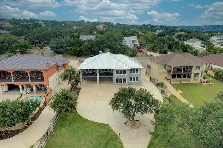 Spacious Lake Travis retreat with stunning views and huge gameroom!