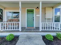 Willamette Valley Getaway w/ Backyard Firepit Hotels in Newberg