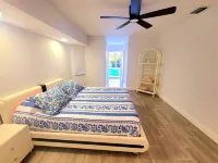 Luxurious 3 bedroom, 2.5 bath Port Charlotte vacation home with pool Speedway附近的飯店