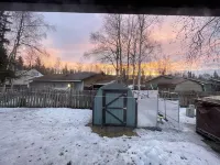 Artist Retreat, ranch home just minutes from downtown Anchorage.