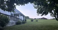 Baker's Farmhouse -Your charming & cozy get-a-way in the country with AC, WiFi!