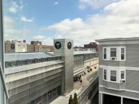 Beautiful decor 3rd FL condo walk to MBTA and mins to Downtown Boston