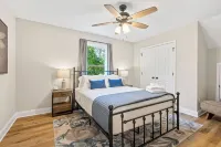 Oakmoss Cottage- New Hottub - Office - Local Wineries - Pet friendly - Dahlonega Hotel a Lumpkin County