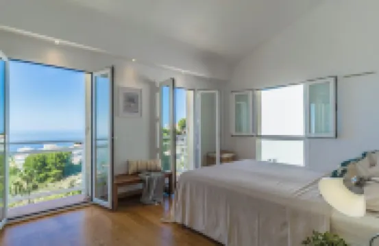 Villa Oliva with private heated pool and amzing views