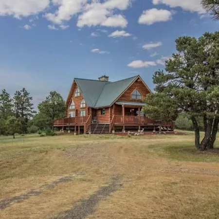 Cowboy Cabin in the Mountains - Quiet Getaway