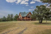 Cowboy Cabin in the Mountains - Quiet Getaway