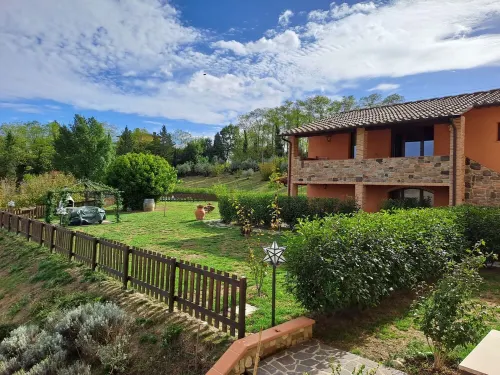 Apartment 1st floor in farmhouse with Pool Hotel a Certaldo