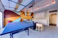 Riverfront Oasis: 5 Min to DT Cincinnati