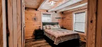 Watts Bar River Retreat Cozy Cabin Minutes from Watts Bar Lake in Ten Mile, TN!