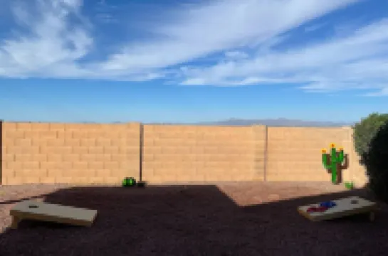 Private, 3 bd/2ba, backyard views