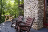 NEW! Luxury Nantahala Cabin with Mtn Views, SoakTub, Fire Pit
