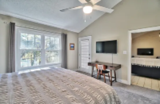 Family/Pet friendly home beside the Waccamaw River.