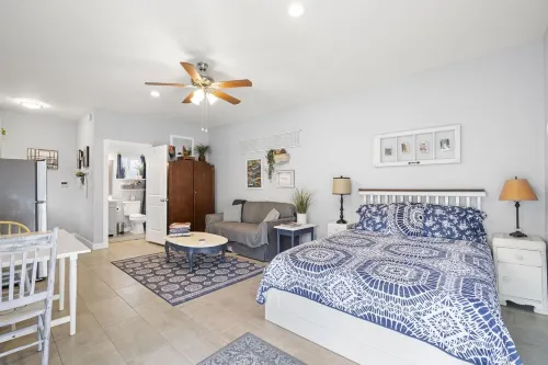 The Hen House: Enchanted Casita Near Downtown Phoenix