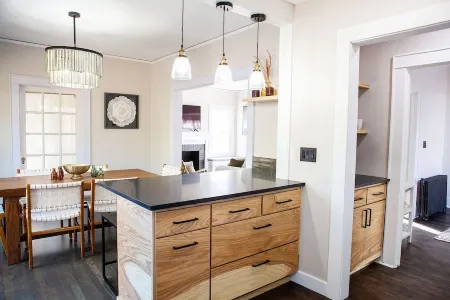 Updated Campus Home Отели рядом с достопримечательностью «Парк Хендрикс»