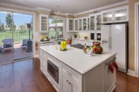 Stunning golf course view vacation home Hotels in Tustin