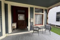 Eighty Three-Historic Downtown