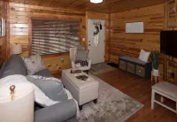 Cozy Bedford Park Retreat