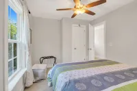 COZY SUN FILLED HOME / MODERN VILLA NEAR DOWNTOWN