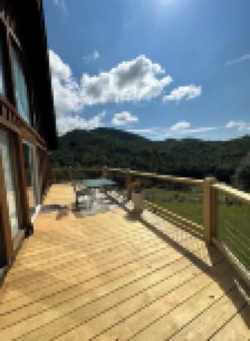Guest house~ HOT TUB ~Breathtaking mountain views near Hatley Point