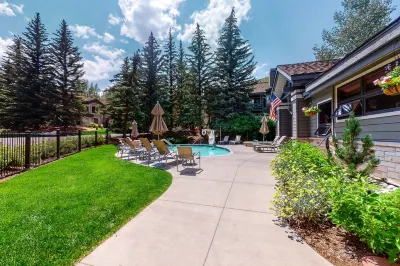 Ski-In, Ski-Out ★Pool ★HotTub ★Tennis ★Exclusive Golf Course ★Trails steps away Hotels near Stone Creek