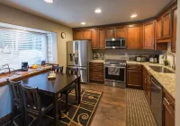 Colorado Mountain Retreat - Spacious Cabin