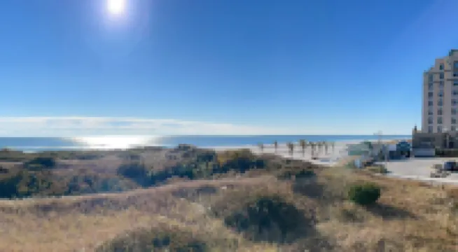 Oceanfront 4Br Townhouse-Great Location-New Kitchen- Available 6/27-6/30