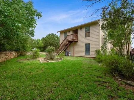 Waterfront Lake Travis Home in Point Venture, Sleeps  up to 12, Big Outdoor Deck