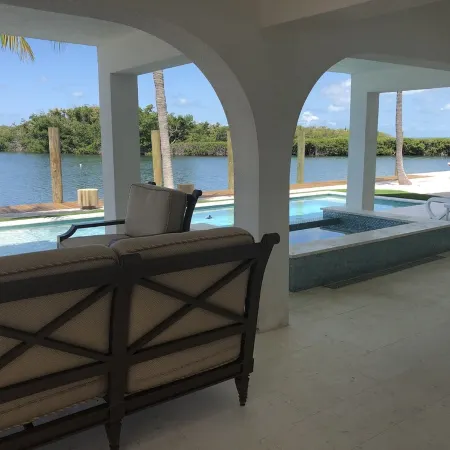 Coconut Sunsets Open Water Views, Ice, Pool, Spa 100 ft dockage, Putting Green