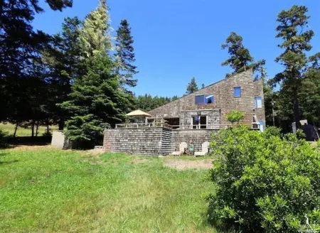 Come take in the ocean, gaze at the starry skies, commune with nature.