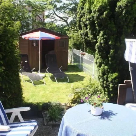 Middle row house near the beach, quiet location but in the middle of life