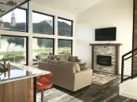 Modern Mountain House at Apple Hollow