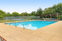 Free Daily Activities, Bikes,Grill, Pool&Tennis, Bhchairs, 5 Minutes from Beach! - Swimmingpools