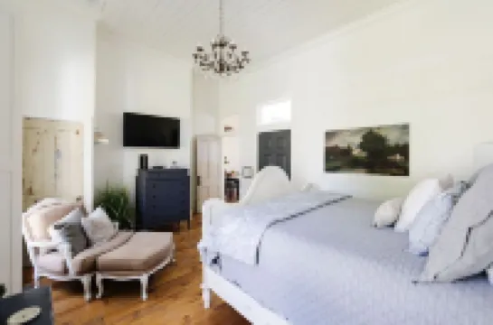 Historical Morrow House Season 5 Fixer Upper, Featured In Cottage Style Magazine