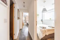 The Old Antique Shop Town Centre Stylish House