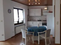 Garden view vacation apartment with garden & terrace on a hillside in Dahner Felsenland