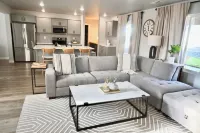 Ultimate Sports & Relaxation Retreat – Private Courts & Large Yard