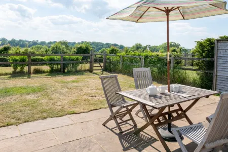 Stable Cottage - Beautiful Family Property in Rural Hampshire