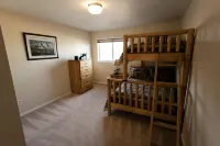 Family Friendly South Anchorage Home, Centrally Located For Your Ak Adventure.