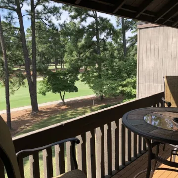 2 Br Condo on resort Property access to members benefits pool/hottub/golf cart