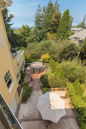 The Claremont District Luxury Residence