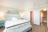 Oceanfront, Newly Renovated, Luxury Two-Story Penthouse - Shipwatch 418