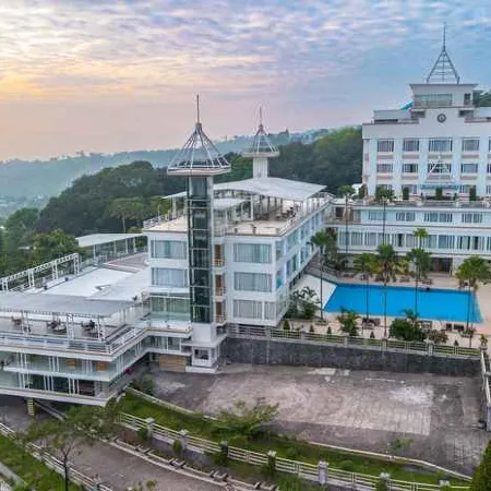Royal Senyiur Hotel