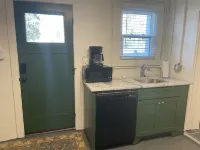 NEW! Petite Palace on Park Ave