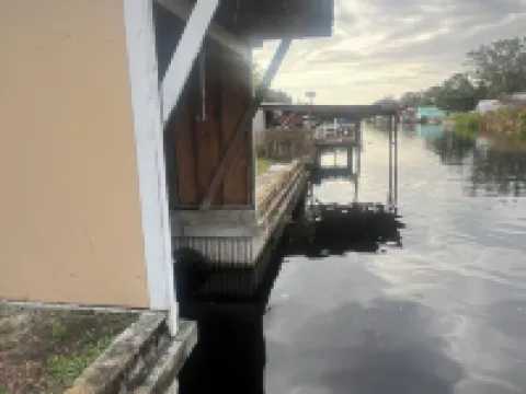 Charming 2-bedroom mobile home with WiFi and AC in Okeechobee Hôtels à : Okeechobee