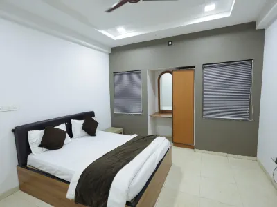 Hotel Rosebeds Near Railway Station