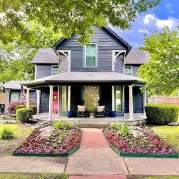 Charming 125year old Victorian 3-bedroom house in fabulous Broken Arrow