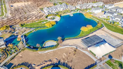 Charming, Pet-friendly, 3-bedroom home in Gilbert with AC, WiFi, pool, hot tub