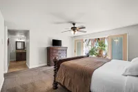 Vegas Family Villa, Pool/Spa, Poker & Pac-Man